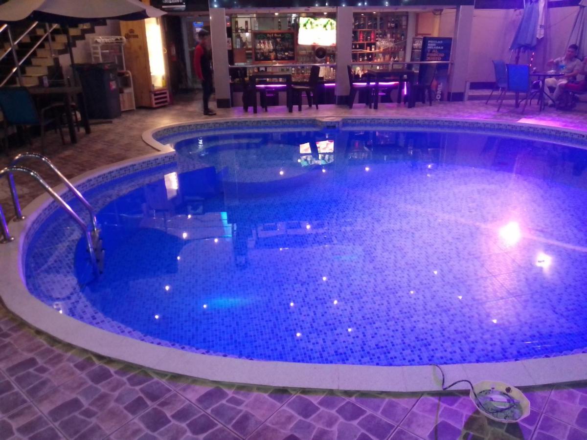 Safari Hotel Iquitos Buitenkant foto