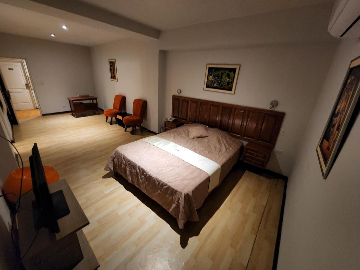 Safari Hotel Iquitos Buitenkant foto